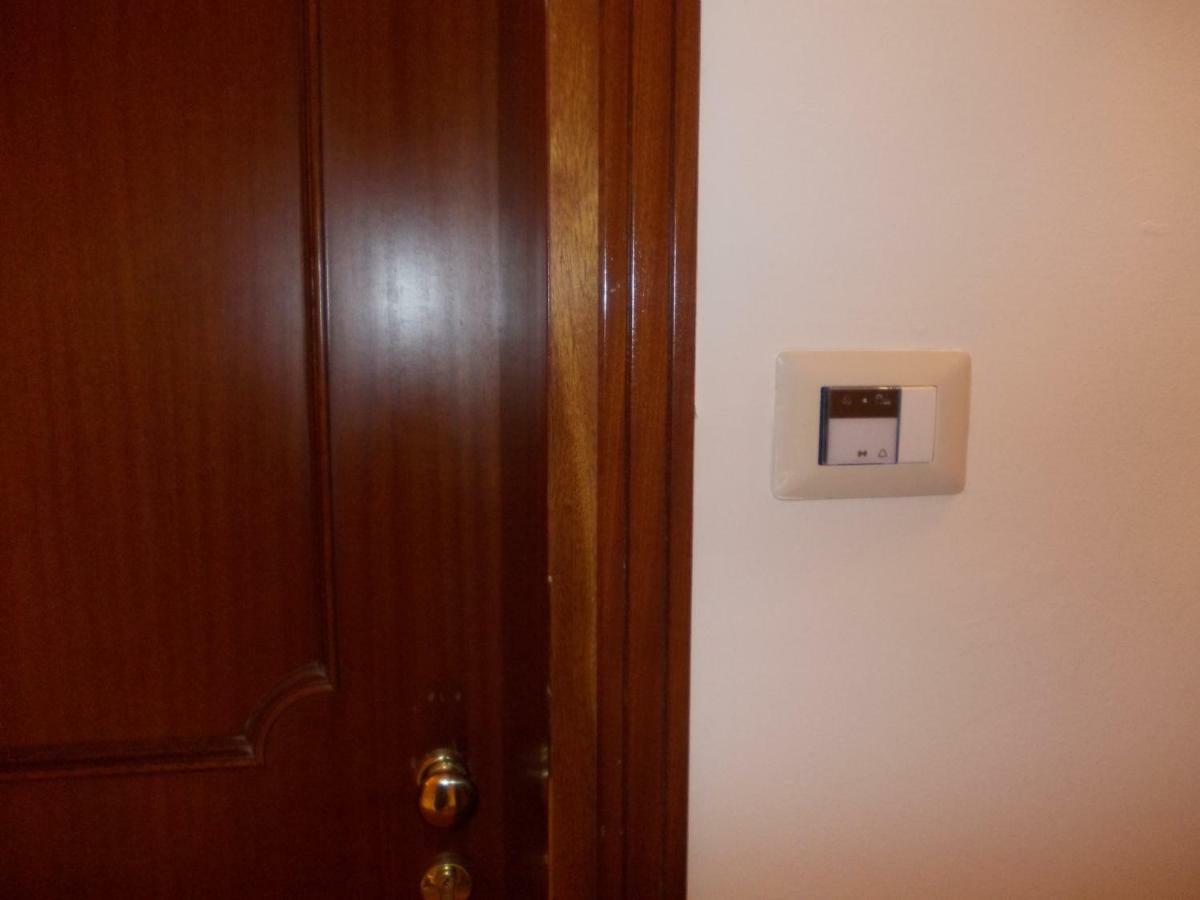 Romagnoli 36 Hotel เวโรนา ภายนอก รูปภาพ