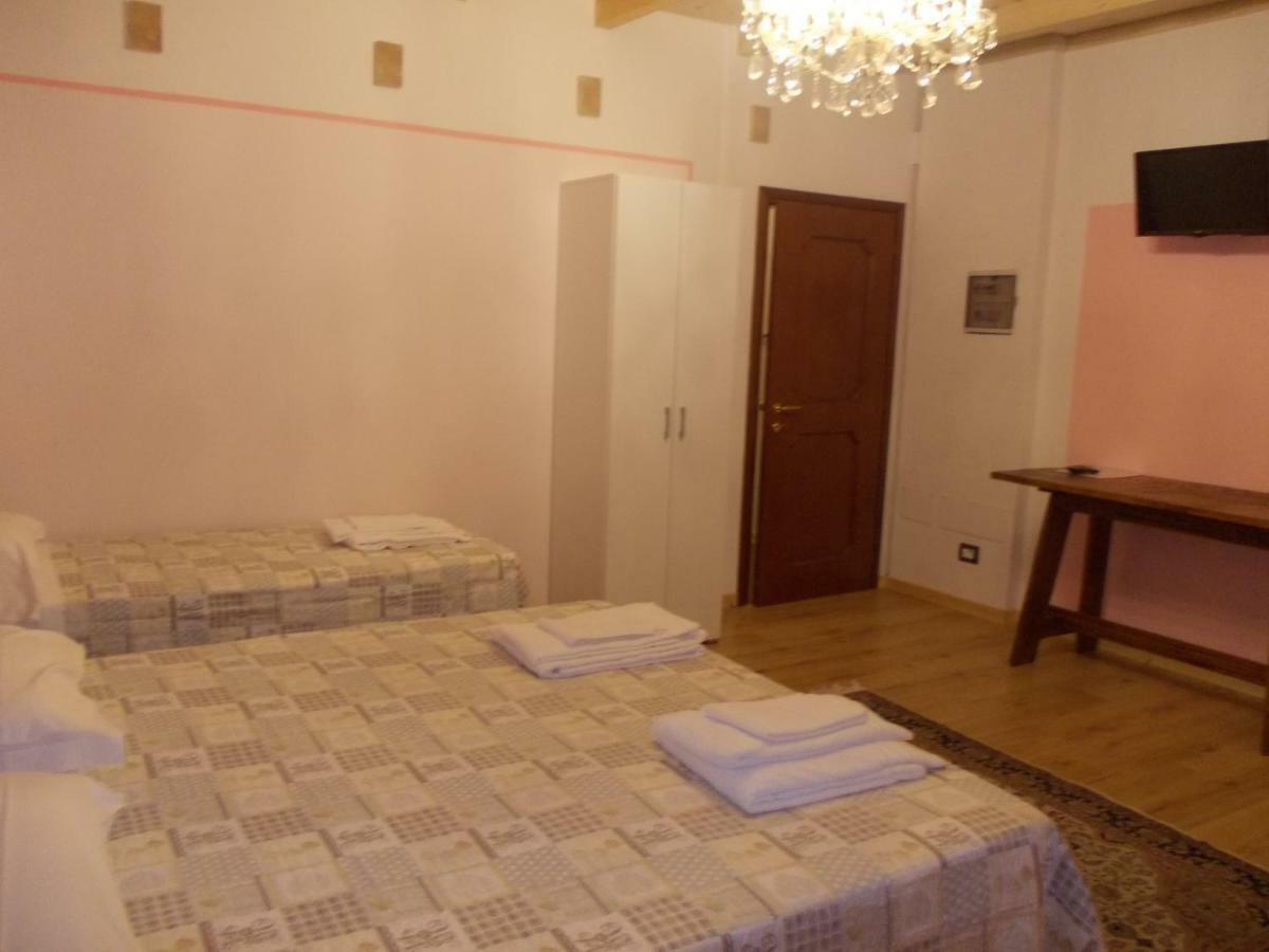 Romagnoli 36 Hotel เวโรนา ภายนอก รูปภาพ