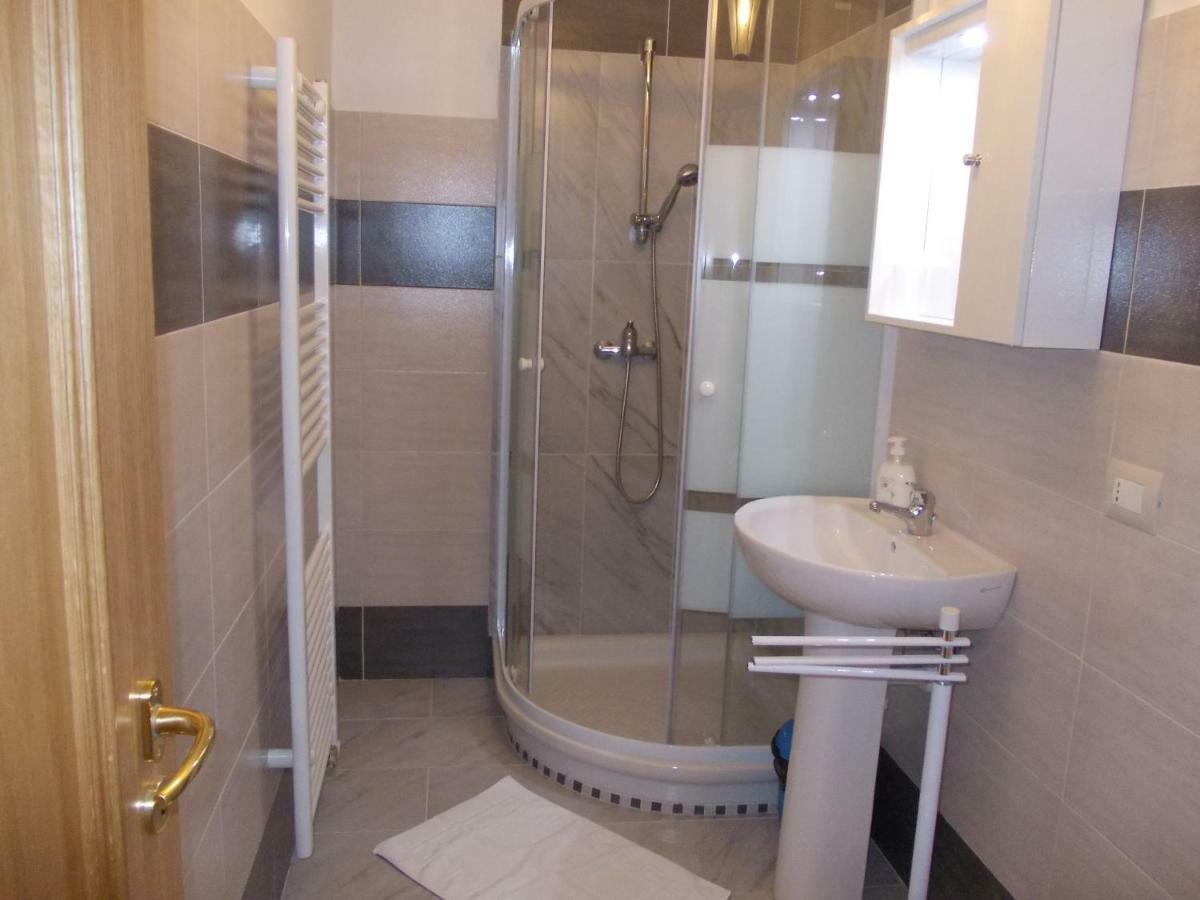 Romagnoli 36 Hotel เวโรนา ภายนอก รูปภาพ