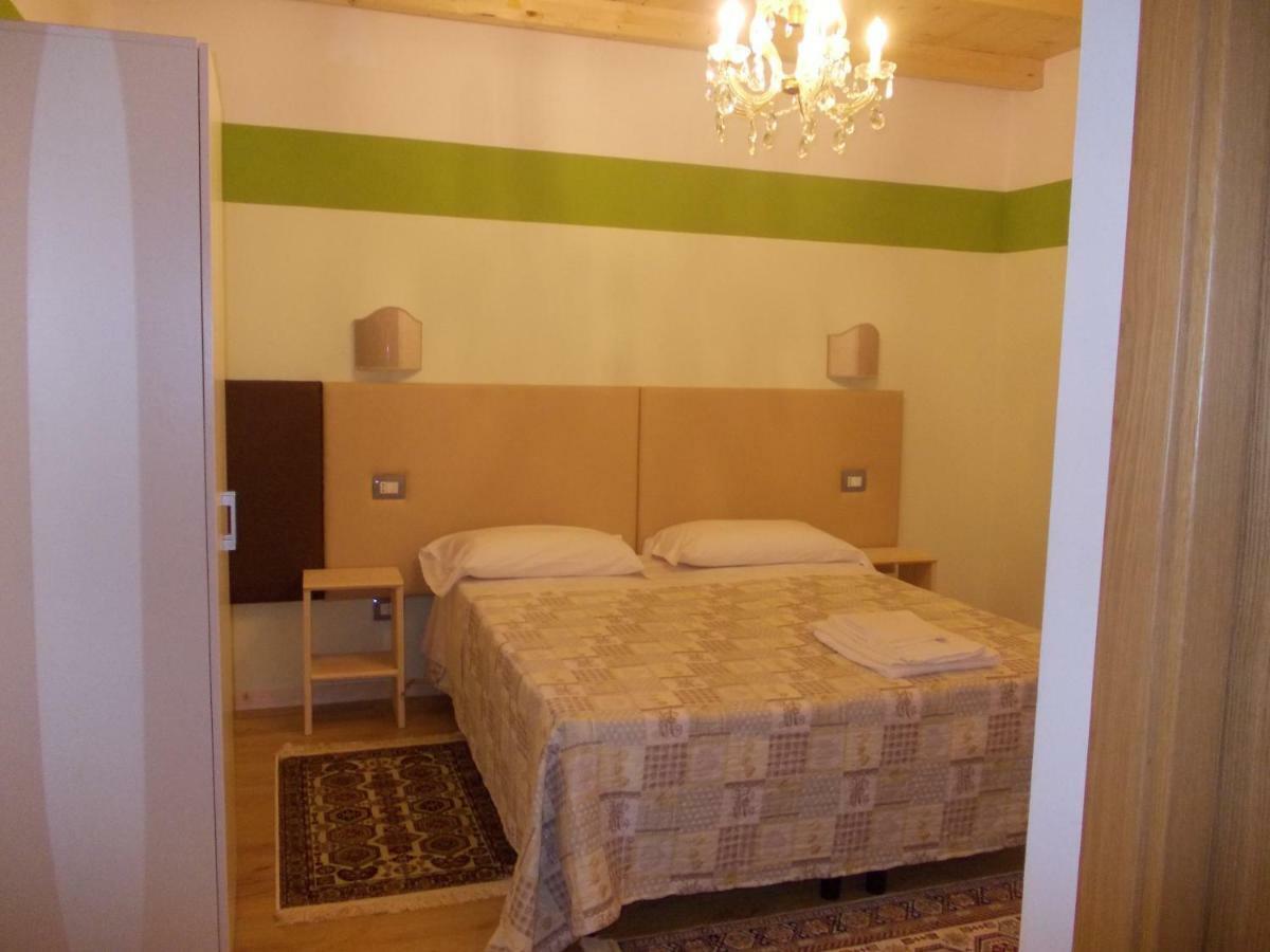 Romagnoli 36 Hotel เวโรนา ภายนอก รูปภาพ