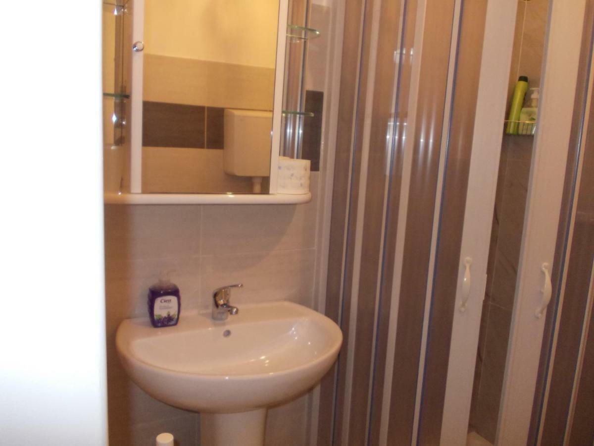 Romagnoli 36 Hotel เวโรนา ภายนอก รูปภาพ