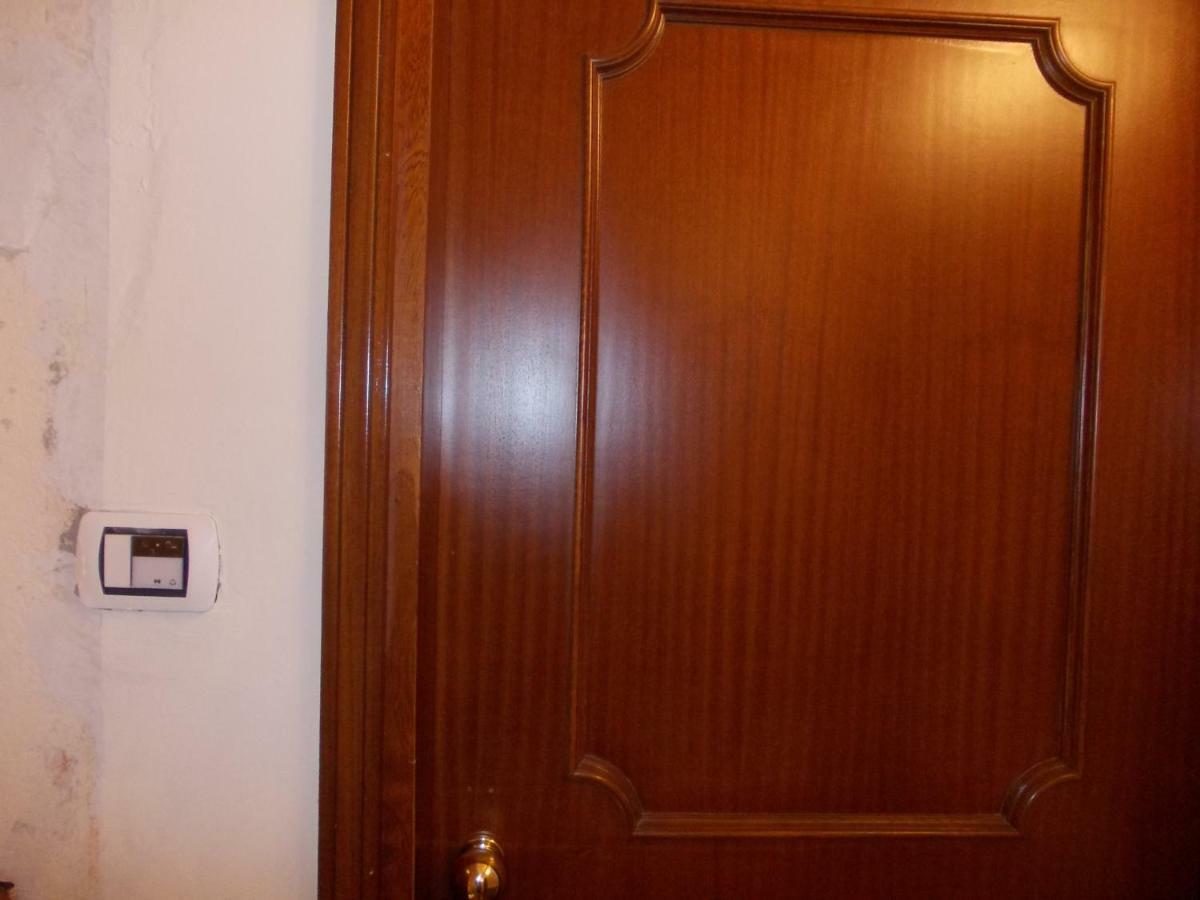 Romagnoli 36 Hotel เวโรนา ภายนอก รูปภาพ